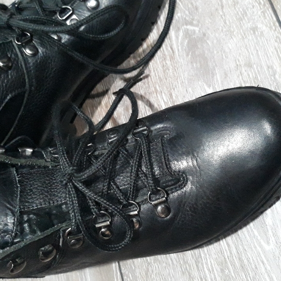 White Mountain black leather hiking boots. Size 9.5 - Picture 3 of 12
